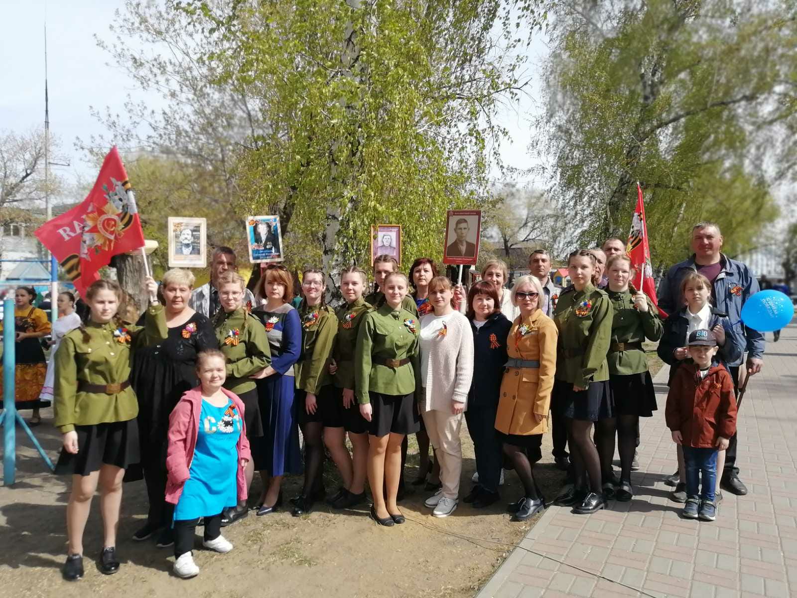 фото Воспитанницы СУВУ приняли участие в параде Победы на городской площади.